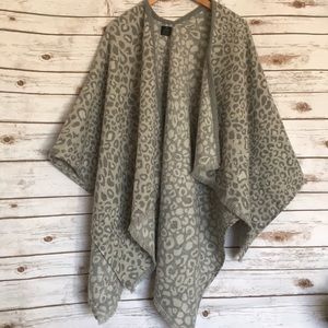 V Fraas • snow leopard print shawl poncho sweater